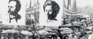 Marsch zur Erinnerung an Karl Liebknecht und Rosa Luxemburg 1988.