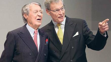 Wohin die Reise geht. Der 99-jährige Konzernpatriarch Berthold Beitz soll sich Gerhard Cromme als Nachfolger an der Spitze der Krupp-Stiftung ausgeguckt haben. „Da sich Herr Beitz allerbester Gesundheit erfreut, stellt sich die Frage nicht“, sagt Cromme. Foto: dpa