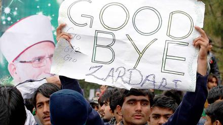 Zehntausende Menschen haben sich in Islamabad zum Protest zusammengefunden.