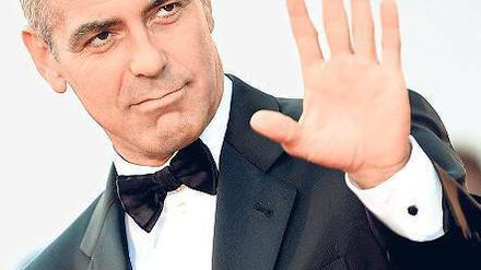 George Clooney hat sich für längere Zeit eingerichtet: Er dreht in Babelsberg den Film: „The Monuments Men“ und hat sich dafür im Soho-House an der Torstraße eingemietet - angeblich für ganze fünf Monate. 