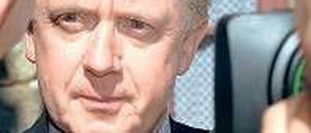 Im Kreuzverhör. Der frühere UCI-Präsident Hein Verbruggen muss sich gegen Vertuschungsvorwürfe wehren.