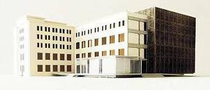 Markante Ecke. Für 33 Millionen Euro entsteht an der Zinnowitzer Straße ein Ensemble aus Alt- und Neubauten. Rechts sieht man den Bühnenturm mit Holzfassade.