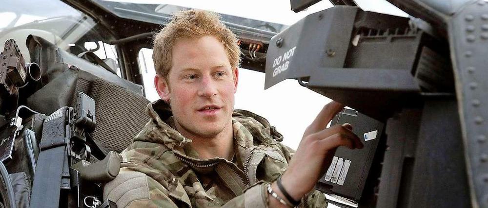 Teuflische Todesmaschinen, wie diesen Apache-Helikopter, hat die Bundeswehr vorsichtshalber gar nicht erst in Afghanistan stationiert. Prinz Harry soll damit sogar Menschen getötet haben.