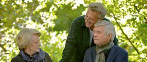 Rollenspiel. Tom Courtenay auf dem Set von „Quartett“ mit Regisseur Dustin Hoffman und Schauspielerin Maggie Smith. 