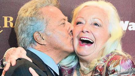  Dustin Hoffman und Dame Gwyneth Jones kamen Mitte Januar zur Premiere des Films Quartett, Hoffmans Regiedebüt. In der deutschen Oper wurden sie begeistert gefeiert. 