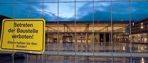 Die Berliner Wirtschaft fordert den Flughafenausbau, noch bevor der BER überhaupt eröffnet ist. 