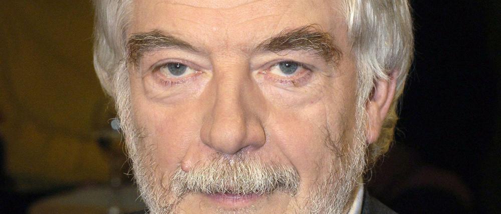 "Es muss endlich damit aufhören, bei euch im Osten war alles schlecht, und bei uns im Westen war alles gut." Psychoanalytiker Dr. Hans-Joachim Maaz.