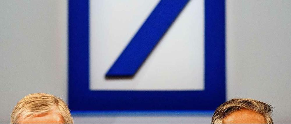Spitzenköpfe. Nach dem Ausscheiden von Josef Ackermann als Vorstandschef teilen sich Jürgen Fitschen (l.) und Anshu Jain die Leitung des größten deutschen Bankhauses.