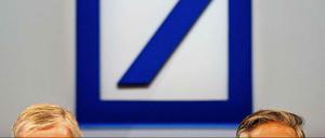 Spitzenköpfe. Nach dem Ausscheiden von Josef Ackermann als Vorstandschef teilen sich Jürgen Fitschen (l.) und Anshu Jain die Leitung des größten deutschen Bankhauses.