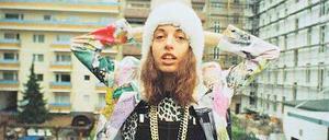 Sonnenanbeterin. Die 29-jährige Dena gilt als eine der Newcomerinnen des Jahres.