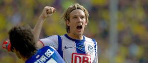 Hertha-Kapitän Peter Niemeyer ist der wichtigste Ansprechpartner für Trainer Jos Luhukay.