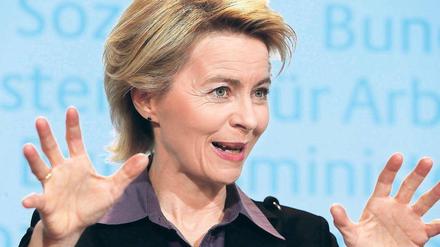 Als „erfreulich stabil“ bezeichnet Bundesarbeitsministerin von der Leyen die Situation. Foto: dpa