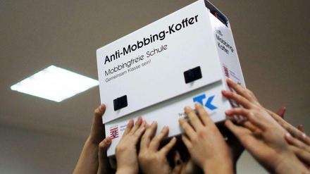 Knapp die Hälfte aller gemeldeten Fälle waren Tätlichkeiten, Beleidigungen und Drohungen. Vier Prozent fielen unter den Begriff Mobbing.