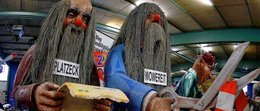 Wer den Schaden hat... Wowereit und Platzeck machen in diesem Jahr Karriere im Mainzer Karneval. Am St. Nimmerleinstag eröffnen zwei arg gealterte Herren den Flughafen BER.