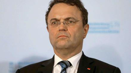 Bundesinnenminister Friedrich muss sich in der Türkei auf harte Wort von dem türkischen Ministerpräsidenten Erdogan einstellen, den der warf am Montag Deutschen und Franzosen mangelnde Unterstützung im Kampf gegen den Terrorismus vor.
