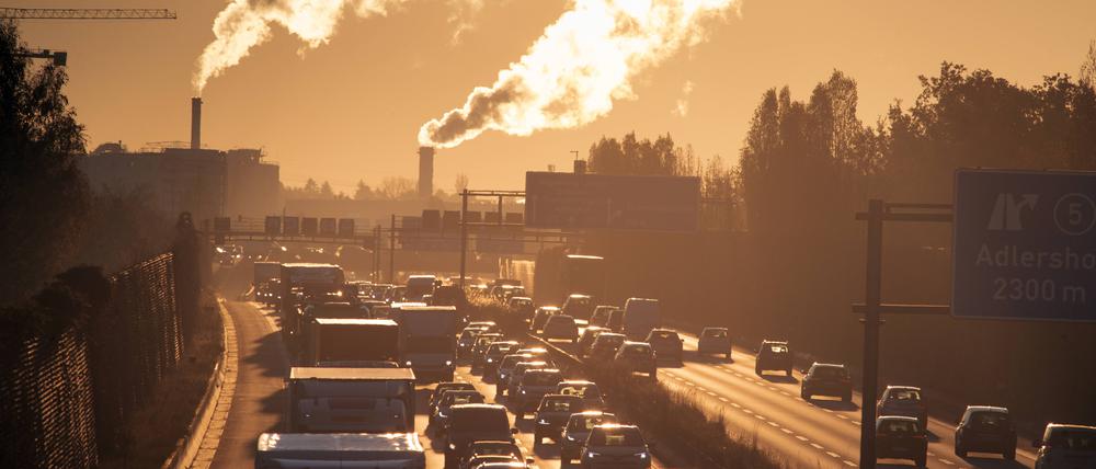 Insbesondere der Verkehrssektor erfüllt die im Klimaschutzgesetz festgeschriebenen Ziele des Pariser Klimaabkommens nicht. 