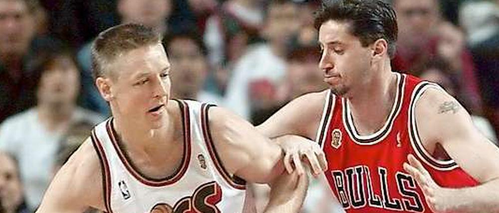 Punkten für Oklahoma. Detlef Schrempf (l.) spielte von 1993 bis 1999 in Seattle.
