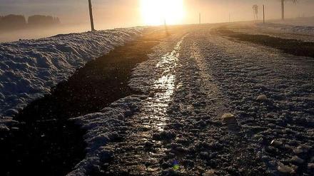Vereiste Straße: Erst der Frost, dann der Frust.