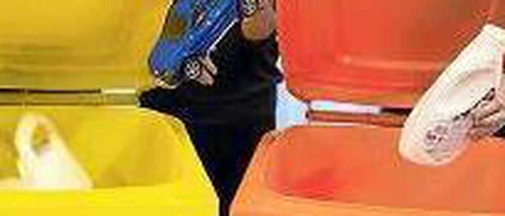 Auf Wiedersehen. In der neuen Tonne wird nicht nur Verpackungsmüll entsorgt.