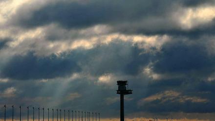 Der Tower ist schon fertig - der Flughafen nicht.