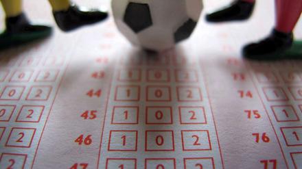 Im Abseits? Ein neuer Wettskandal erschüttert den Fußball.