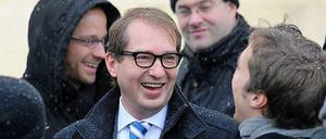 Alexander Dobrindt ist seit vier Jahren Generalsekretär der CSU. Der 42-jährige Oberbayer folgte in diesem Amt Karl-Theodor zu Guttenberg, der 2009 erstmals Minister in Berlin wurde.