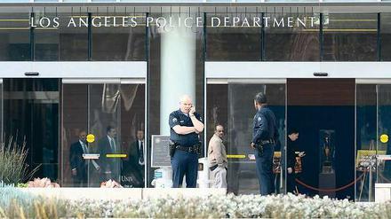 Gesichertes Headquarter. Das gesamte Los Angeles Police Department ist zur Zielscheibe eines Ex-Officers geworden.