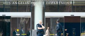 Gesichertes Headquarter. Das gesamte Los Angeles Police Department ist zur Zielscheibe eines Ex-Officers geworden.