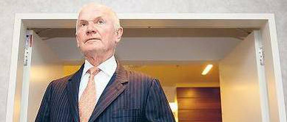 VW-Aufsichtsratschef Ferdinand Piëch, der bei Porsche im Aufsichtsrat sitzt, soll den Managern ebenso Rückendeckung gegeben haben wie sein Vetter Wolfgang Porsche.