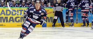 Mann für wichtige Tore. Travis Mulock will sie auch künftig für die Eisbären schießen.