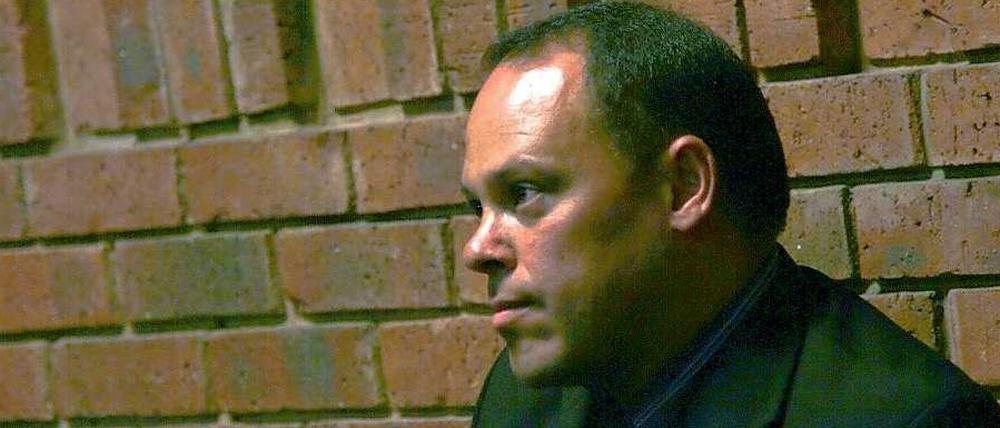 Der bisherige leitende Ermittler Hilton Botha im Fall Pistorius wird selbst des versuchten Mordes in sieben Fällen verdächtig - und wurde daher seines Amtes enthoben.