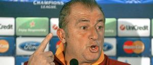 Gala-Trainer Fatih Terim warnt vor Schalke - doch keiner hört zu.