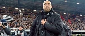 Kölns Trainer Holger Stanislawski im Millerntor-Stadion in Hamburg.