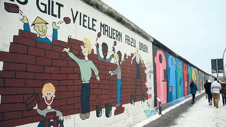 Schon 2006 wurde ein Teil der als East Side Gallery berühmt gewordenen Mauer herausgetrennt und versetzt.