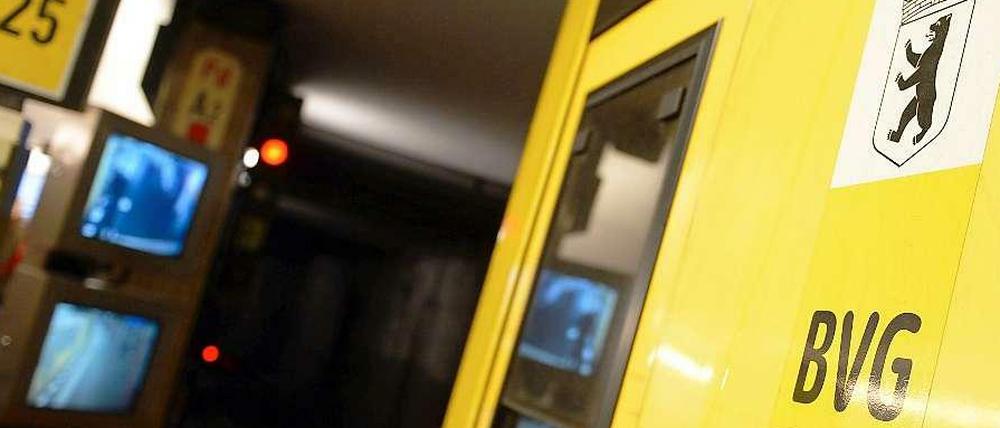 Aufgrund eines Stellwerkproblems kommt es zum Stau auf der U-Bahnlinie U2 zwischen Gleisdreieck und Pankow.