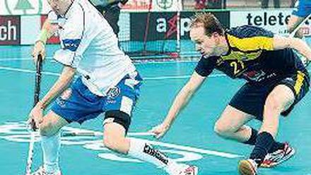 Hakelhockey. Ein Sport will hoch. Foto: dpa