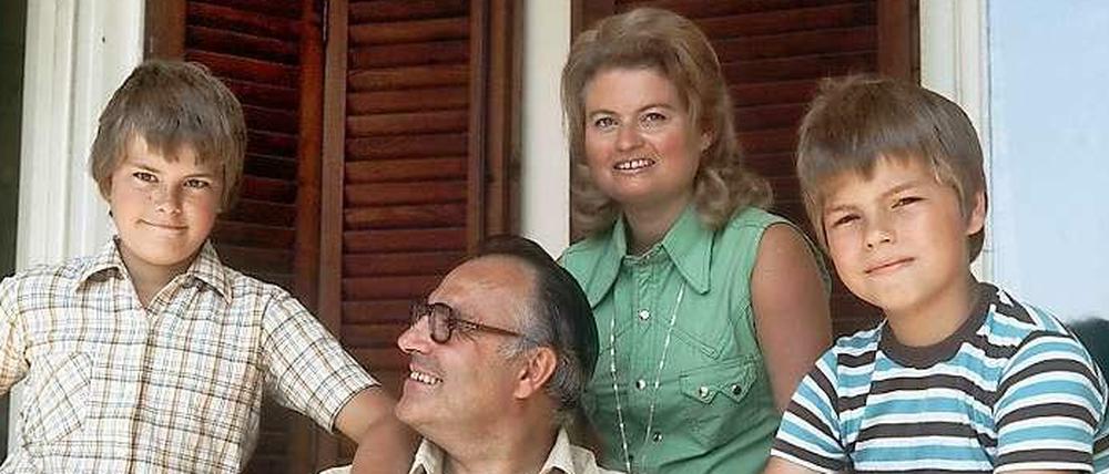 Bild einer Familie: Die Kohls 1975 im gemeinsamen Sommerurlaub in St. Gilgen in Österreich.