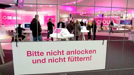 Dieses Schild ist Teil der Dekoration eines Cebit-Ausstellers, der Slogan beschreibt aber auch recht gut die Zuwanderungspolitik der Bundesregierung.