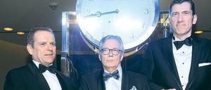 Luxus als Schlüssel zum Glück. Simon Vincent, Präsident bei Hilton Worldwide, Patrice Brunet, Manager des Astoria-Investors Swan Operations, und Generaldirektor Friedrich Niemann (von links) bei der Eröffnung des Waldorf-Astoria-Hotels.