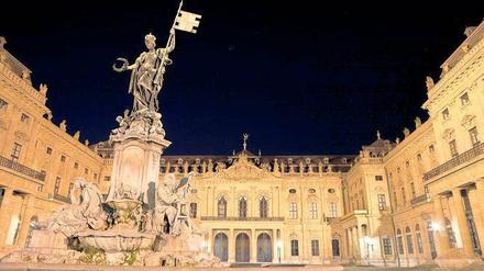 Würzburger Residenz mit Frankonia-Brunnen, das fränkische Versailles der Fürstbischöfe.