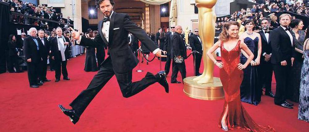 Vorleger. Auf dem roten Teppich überschlagen sich die Nominierten – wie Bret McKenzie, letztes Jahr in Hollywood. Foto: Reuters