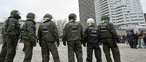In der Kritik: Die Berliner Polizei weist die Anschuldigungen des Vereins Reachout zurück.