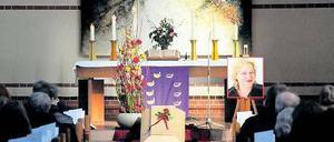 Trauerfeier für Tissy Bruns in der Kirche "Zum guten Hirten" in Berlin-Friedenau.