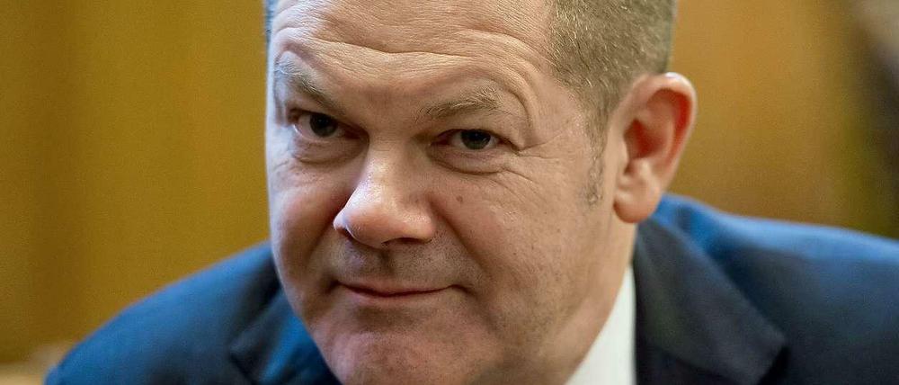 "König Olaf" hält in Hamburg die Opposition auf Distanz.