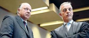Der Graf und sein Anwalt. Matthias Graf von Krockow (links) war bis 2009 Vorstandssprecher von Sal. Oppenheim. Er ist einer von fünf Angeklagten.