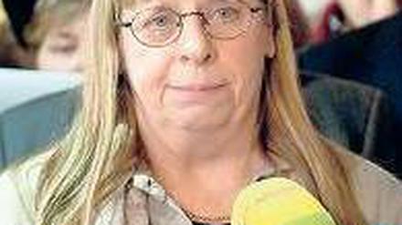 Etwas bedröppelt sah die Verhandlungsführerin der GEW, Ilse Schaad, vor zwei Jahren aus, als es keinen Abschluss für die Lehrer gab. Das soll in diesen Tagen anders werden, dafür haben die ostdeutschen Lehrkräfte protestiert, die deutlich schlechter entlohnt werden als im Westen. 