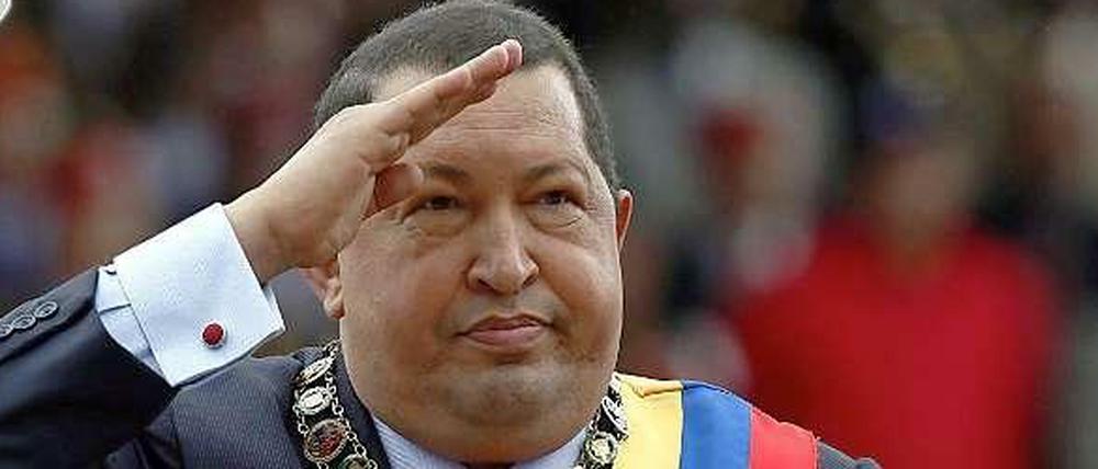 Hugo Chavez bei einer militärischen Parade in Caracas. Der Präsident Venezuelas musste sich bereits der vierten Krebsbehandlung unterziehen.