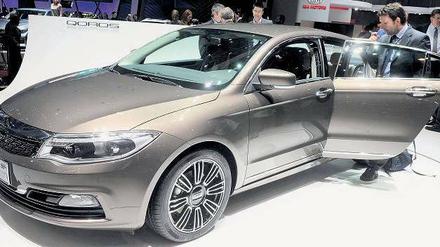 Zwischen Golf und Passat. „Qoros 3 Sedan“ heißt das neue Modell schlicht. Es soll europäische Standards erfüllen, aber weniger als 20 000 Euro kosten. Foto: dpa