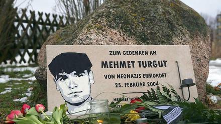 Ein Gedenkstein für Mehmet Turgut - eines der Opfer des "Nationalsozialistischen Untergrunds".