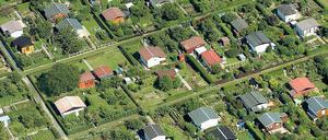 Gärtnern nach Lust und Laune? In Kleingartenanlagen geht das nicht ohne weiteres. Es gibt Regeln. Foto: Matthias Hiekel/dpa